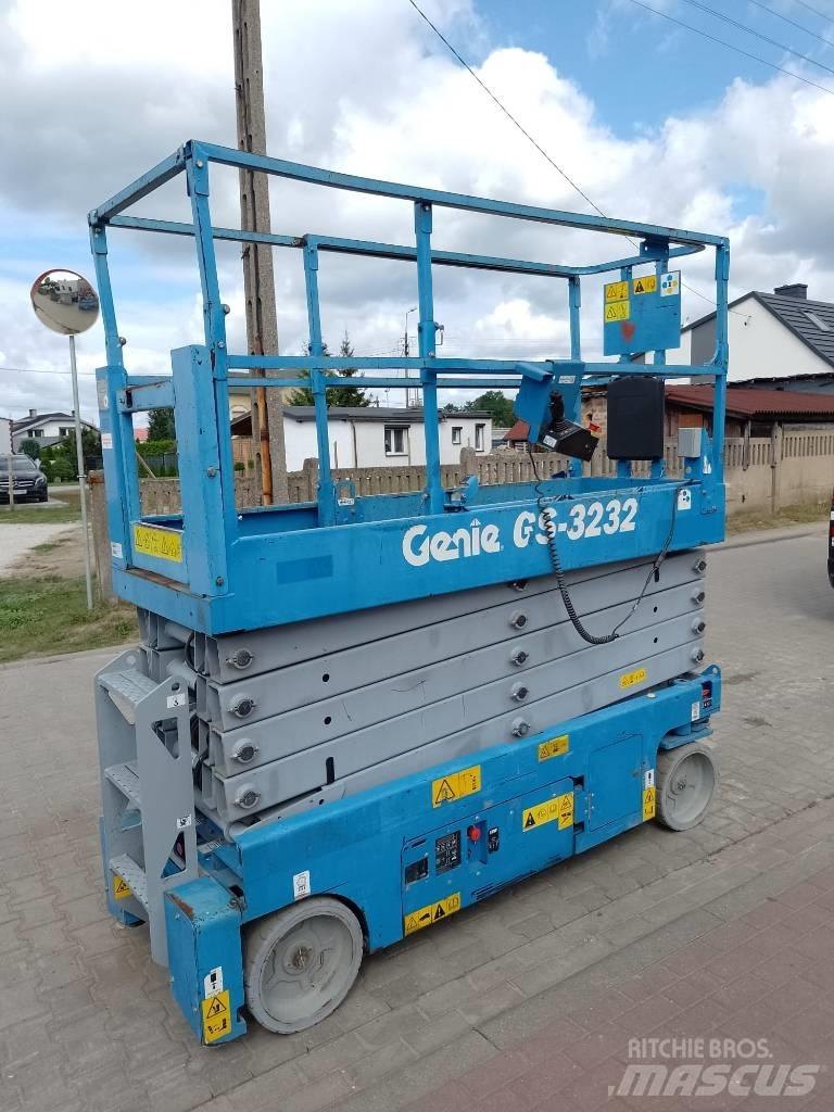 Genie GS 3232 رافعات مقصية الشكل