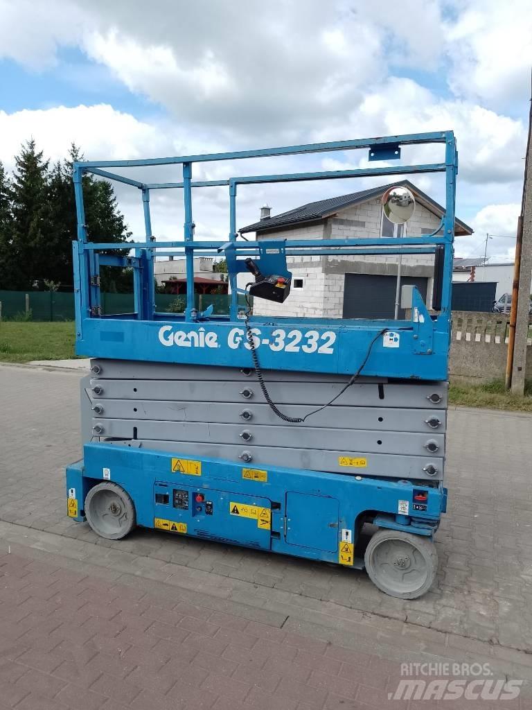 Genie GS 3232 رافعات مقصية الشكل