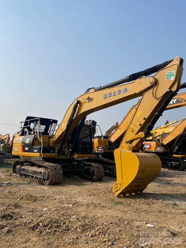 CAT 329D2 حفارات وسط 7 طن - 12 طن