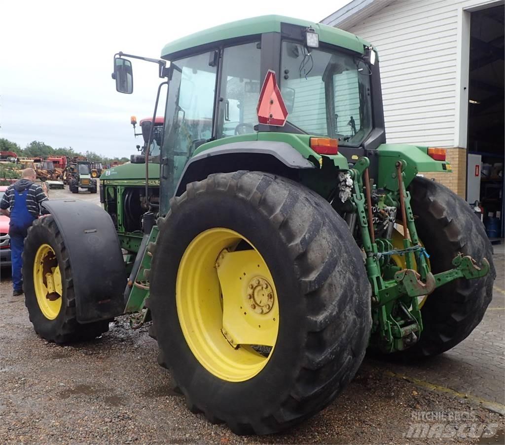 John Deere 6900 الجرارات