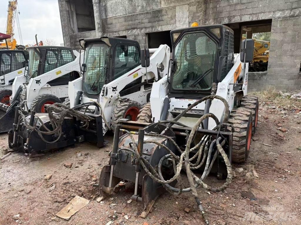 Bobcat S 220 S750 لوادر انزلاقية التوجيه