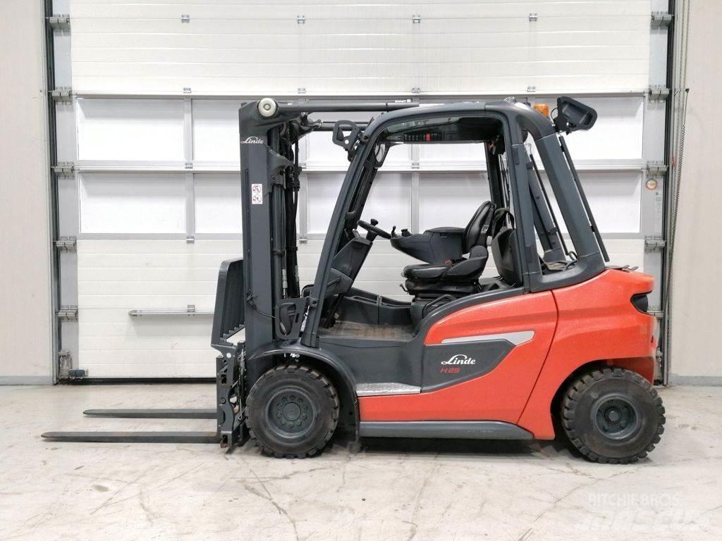 Linde H25T-01 شاحنات ذات رافعات شوكية تعمل بالكهرباء