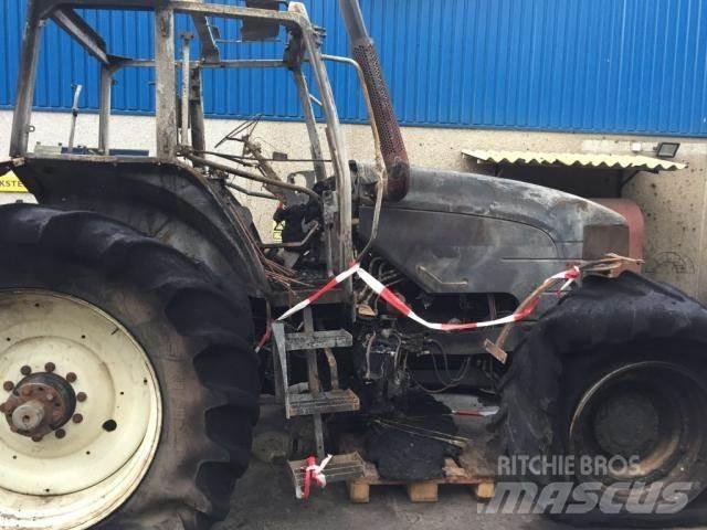 New Holland TM175 الجرارات