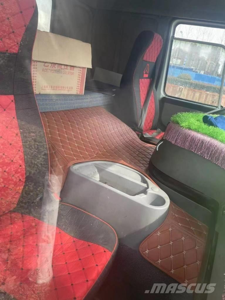 Howo 371 8x4 شاحنات قلابة