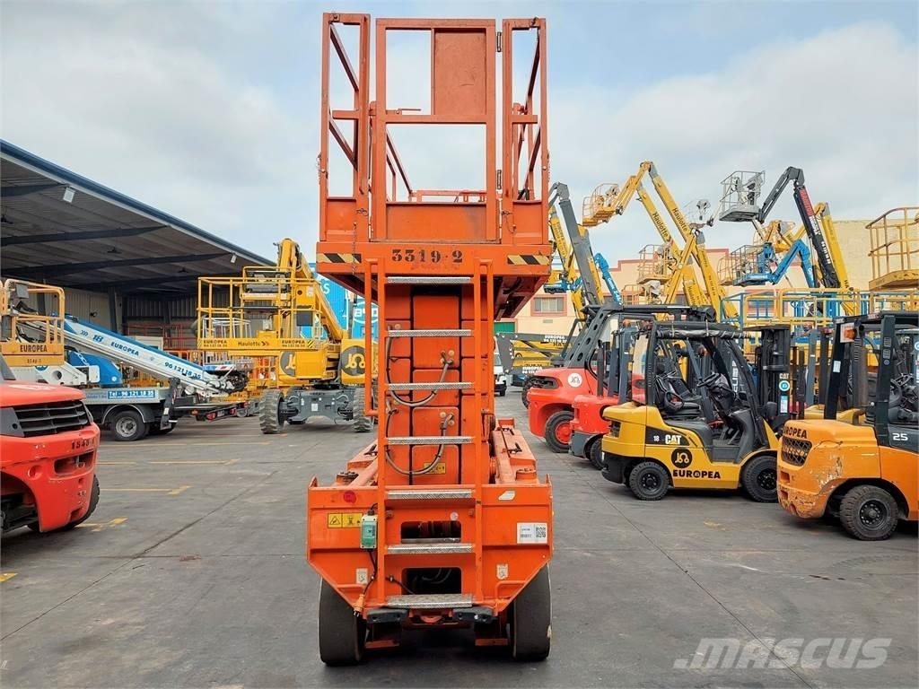 JLG 180 12 رافعات مقصية الشكل