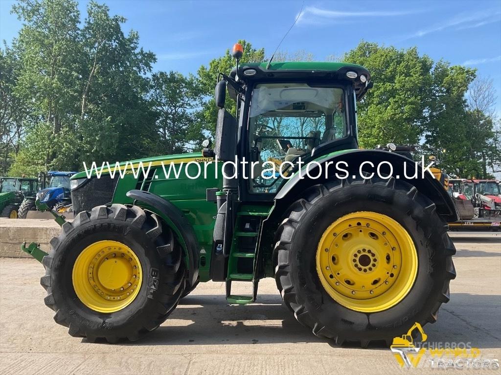 John Deere 7310 R الجرارات