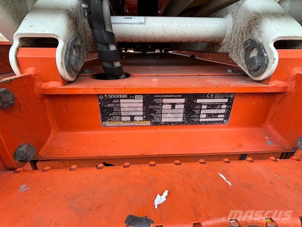 Snorkel S3215E رافعات مقصية الشكل