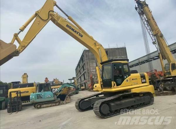 Komatsu PC 300 حفارات زحافة
