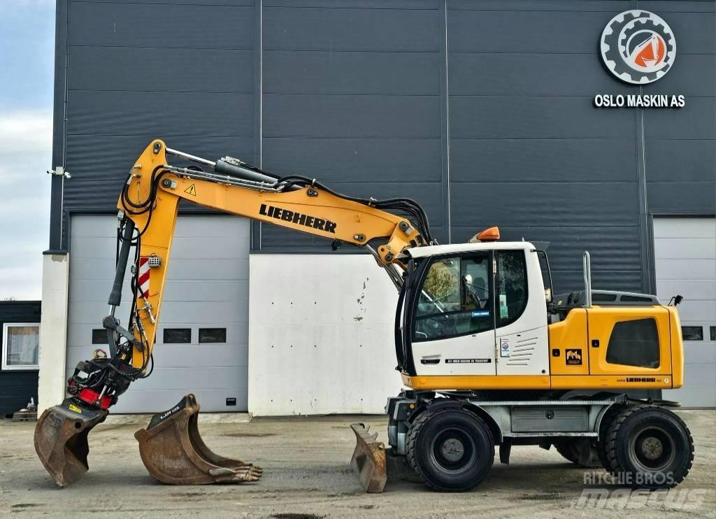 Liebherr A 916 حفارات بعجل