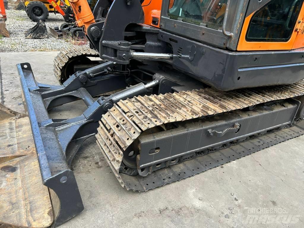 Doosan DX 80 R حفارات وسط 7 طن - 12 طن