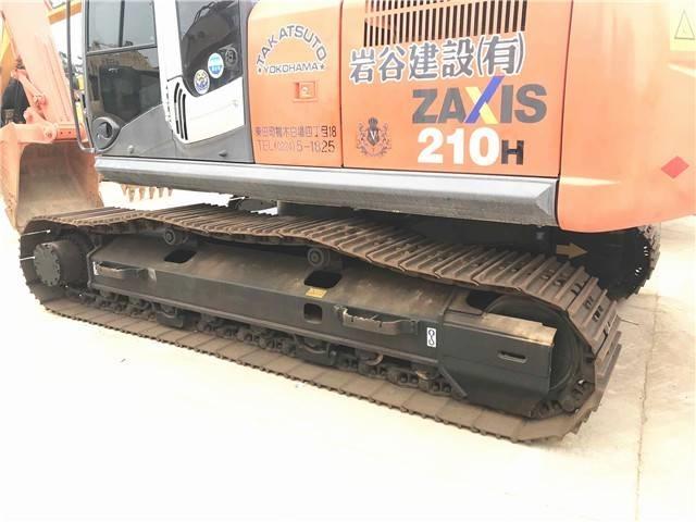 Hitachi zx210 حفارات زحافة