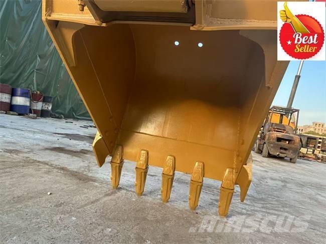 CAT 320 B حفارات زحافة