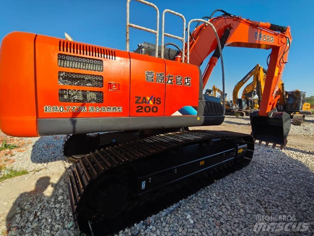 Hitachi ZX 200 حفارات زحافة
