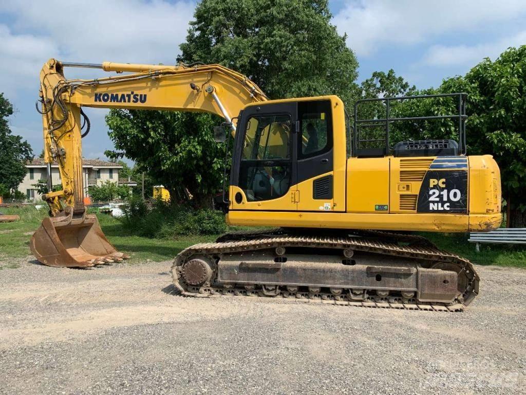 Komatsu PC 210 NLC-8 حفارات زحافة
