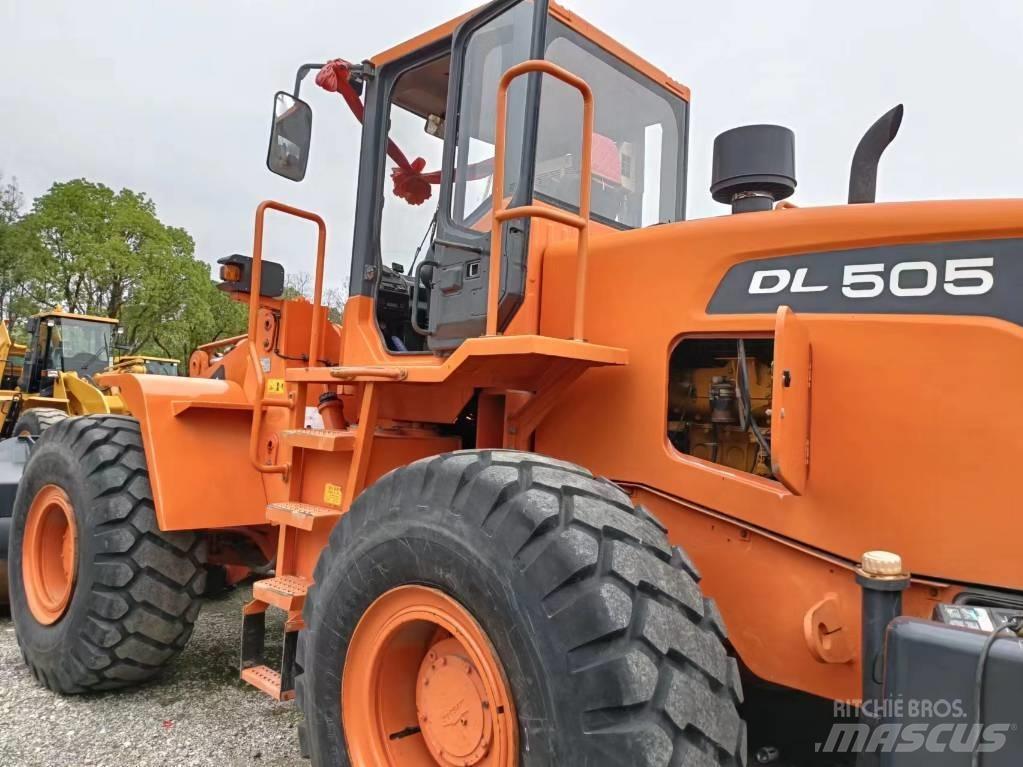 Doosan DL505 لوادر بعجل