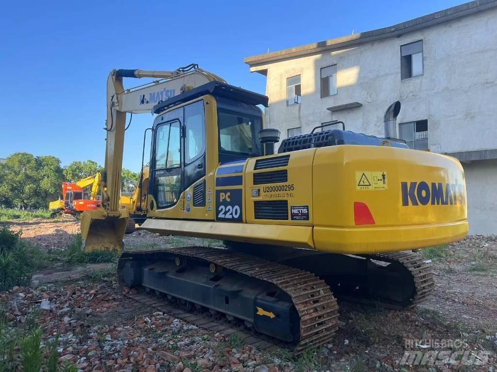 Komatsu pc220-8mo حفارات زحافة