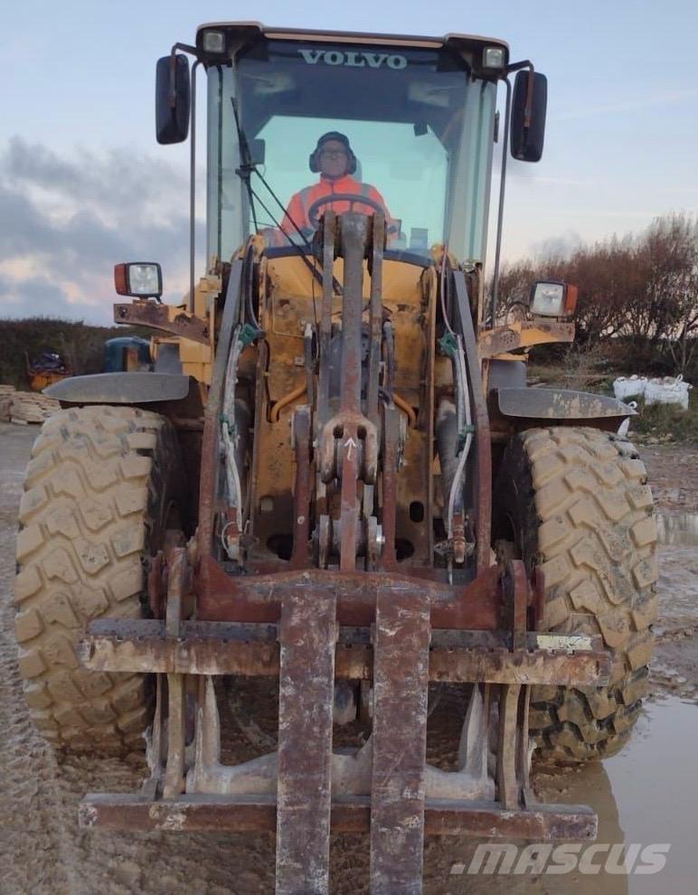 Volvo A70F لوادر بعجل