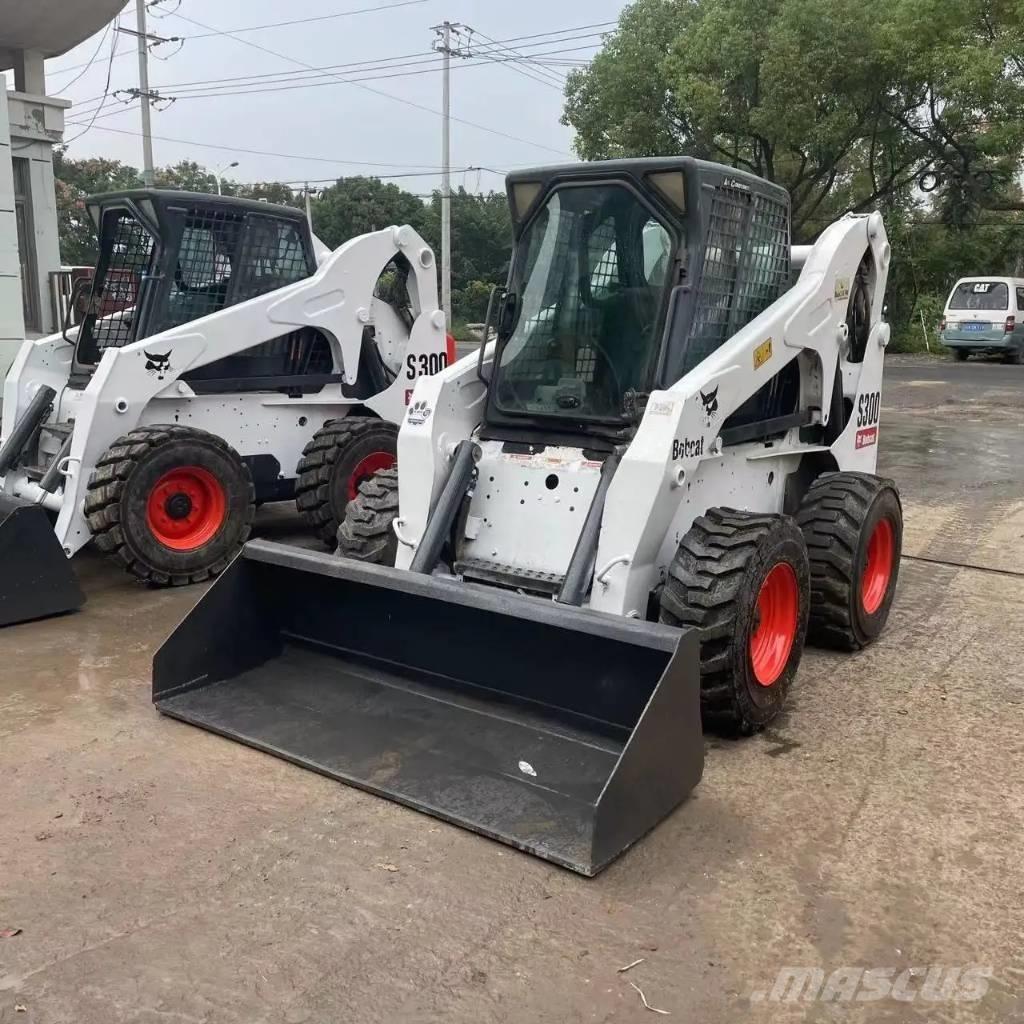 Bobcat S300 لوادر انزلاقية التوجيه