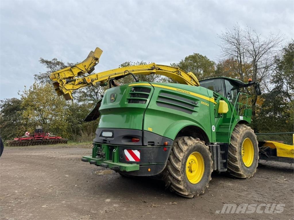 John Deere 8600i حصادات الأعلاف
