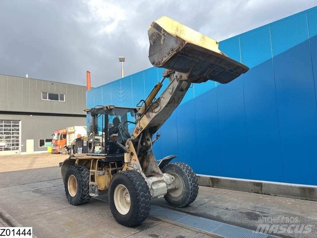 CAT 924G 4x4, 85 KW لوادر انزلاقية التوجيه