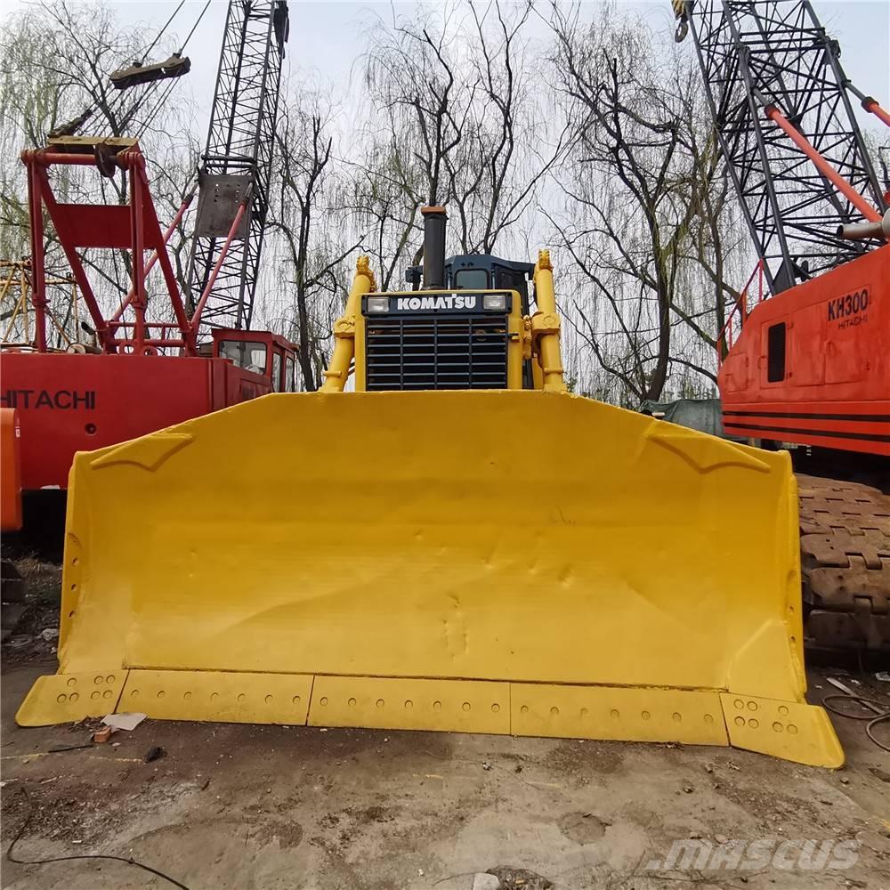 Komatsu d155a-2 بلدوزرات مجنزرة