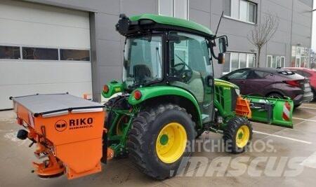 John Deere 3046 R جرارات مدمجة