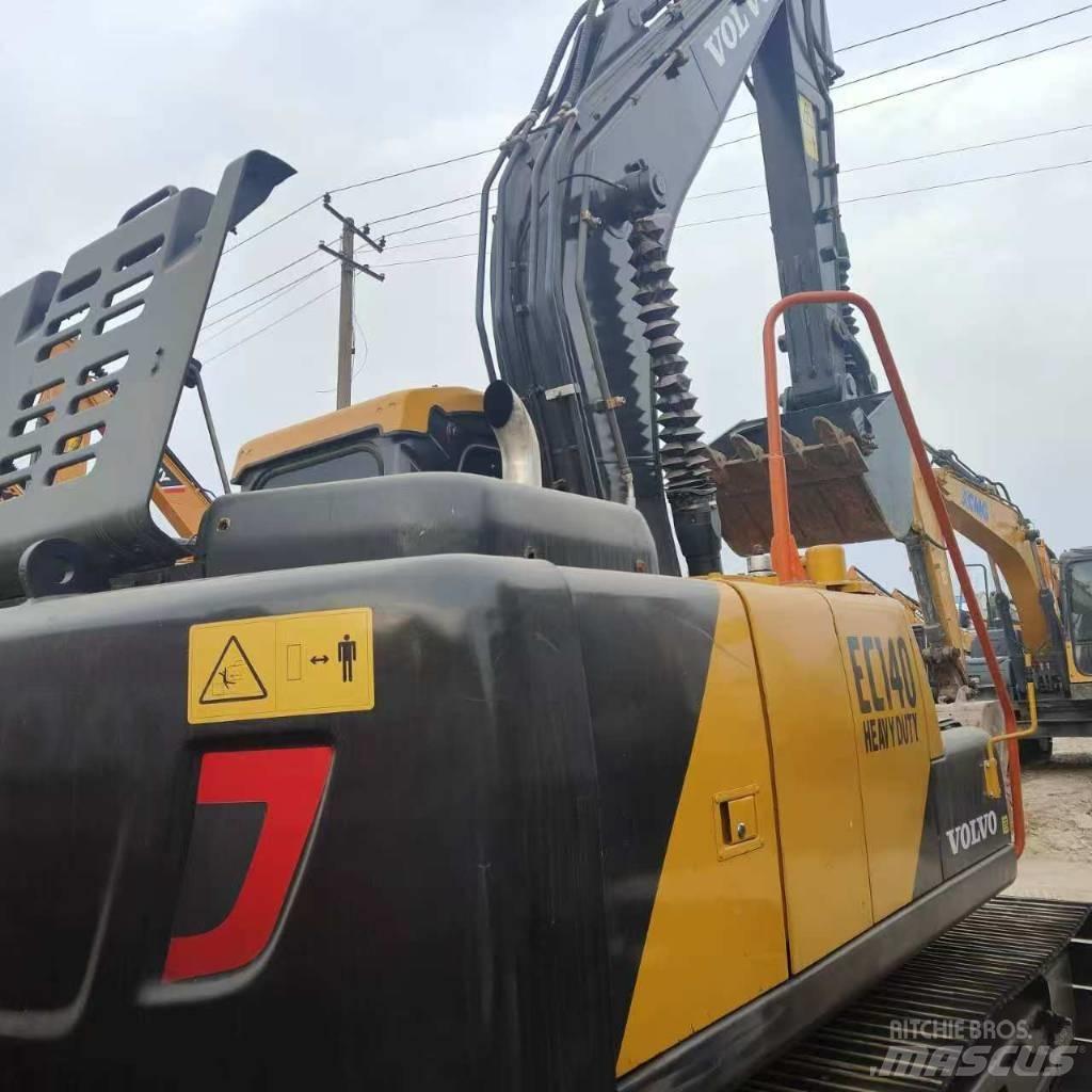 Volvo EC 140 حفارات زحافة