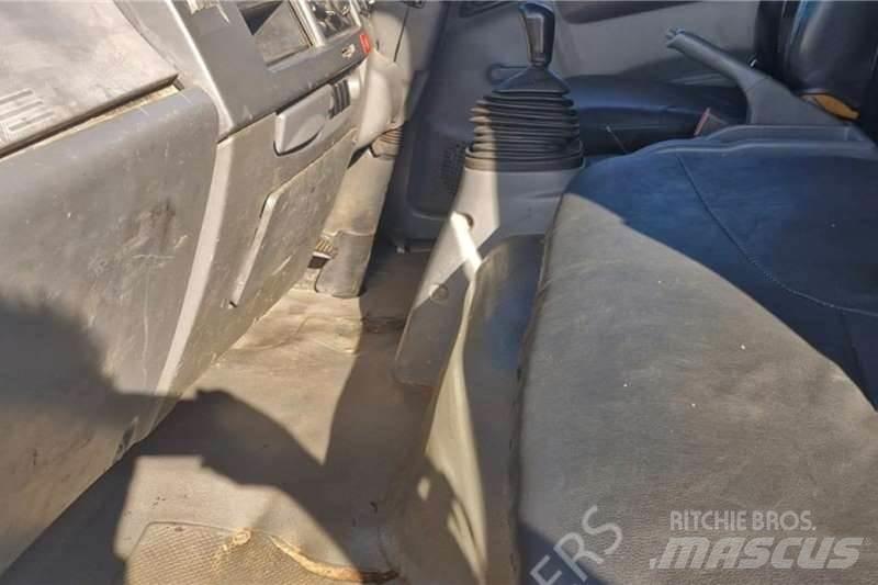 Isuzu NQR500 شاحنات أخرى