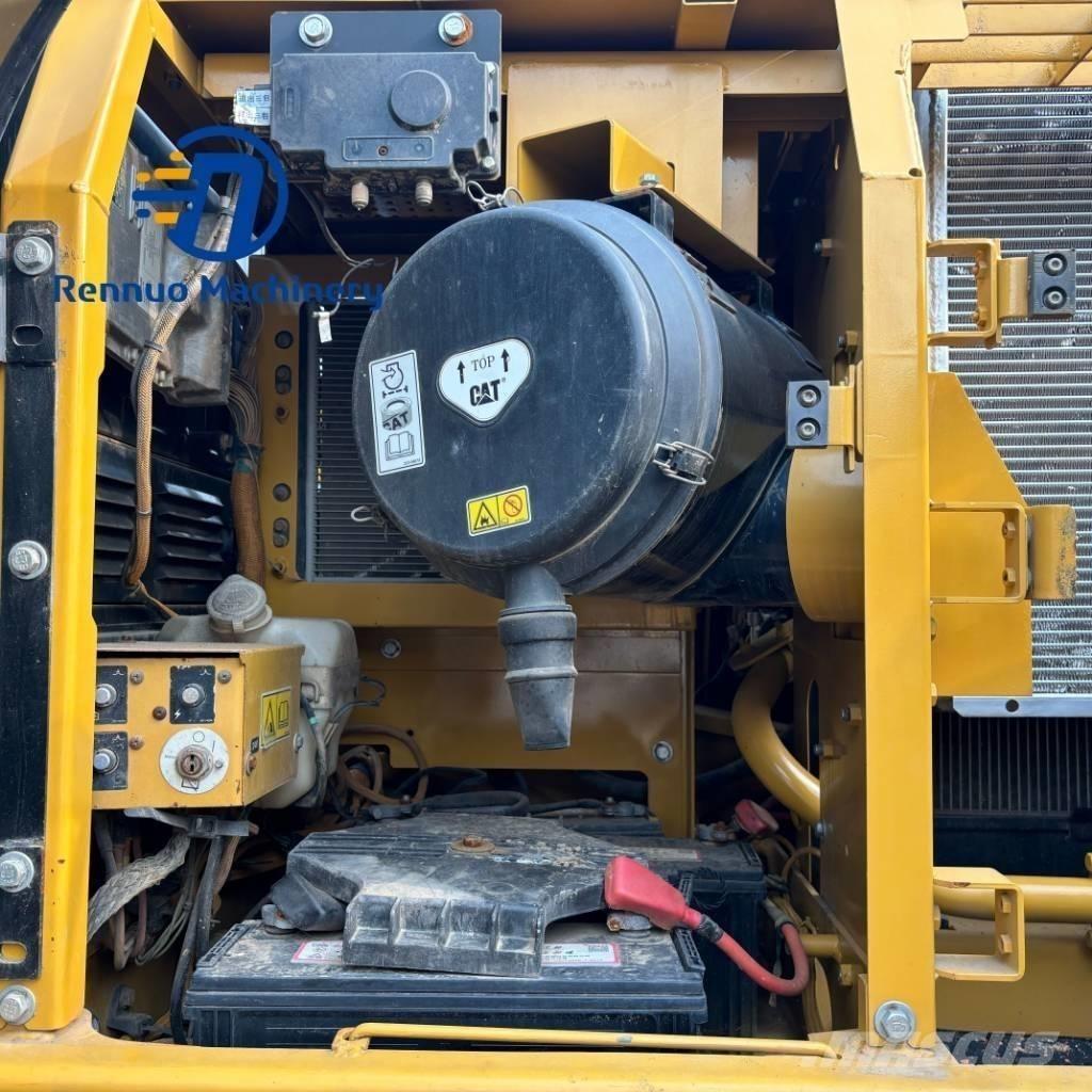 CAT 326D2 حفارات زحافة