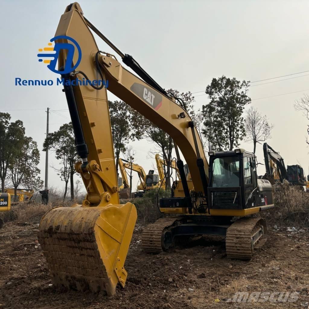 CAT 326D2 حفارات زحافة
