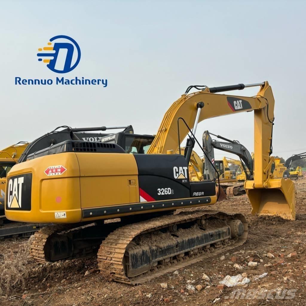 CAT 326D2 حفارات زحافة