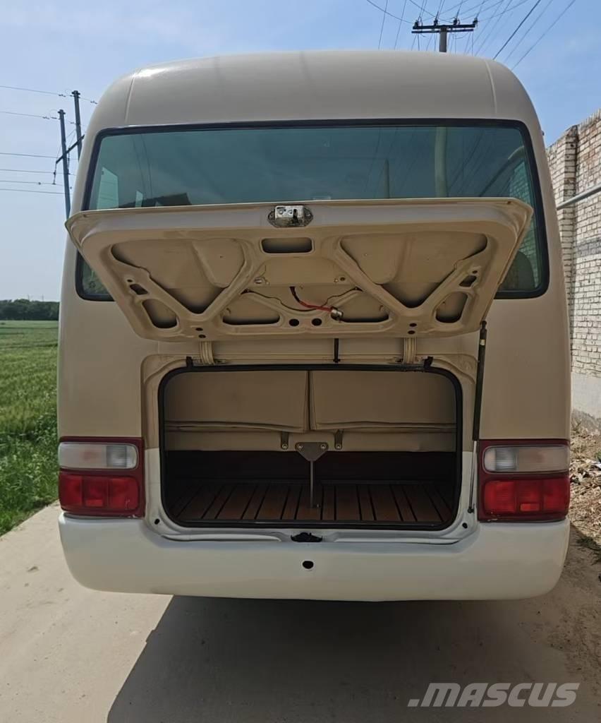 Toyota Coaster Bus حافلة صغيرة