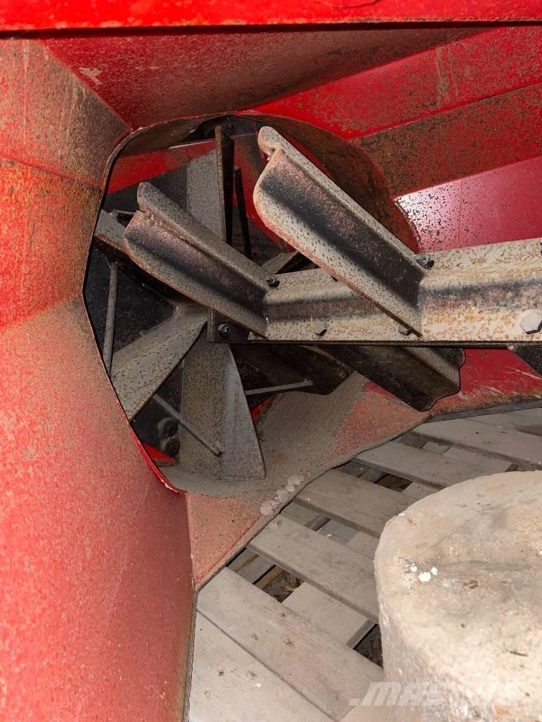 Westbjorn 2100 قاذفات الجليد