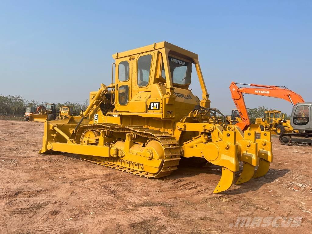CAT D7G بلدوزرات مجنزرة