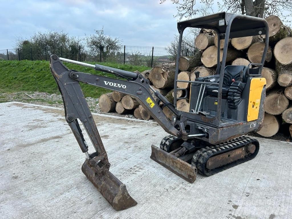 Volvo EC 15D حفارات صغيرة أقل من 7 طن (حفارات صغيرة)