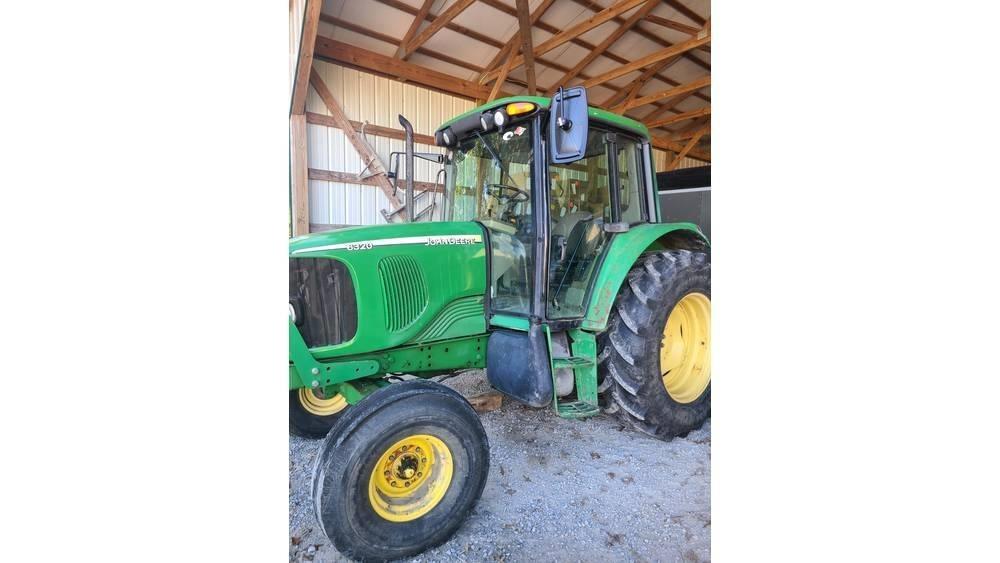 John Deere 6320 الجرارات