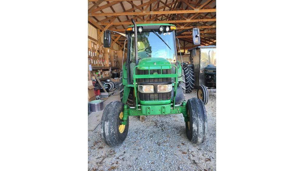 John Deere 6320 الجرارات