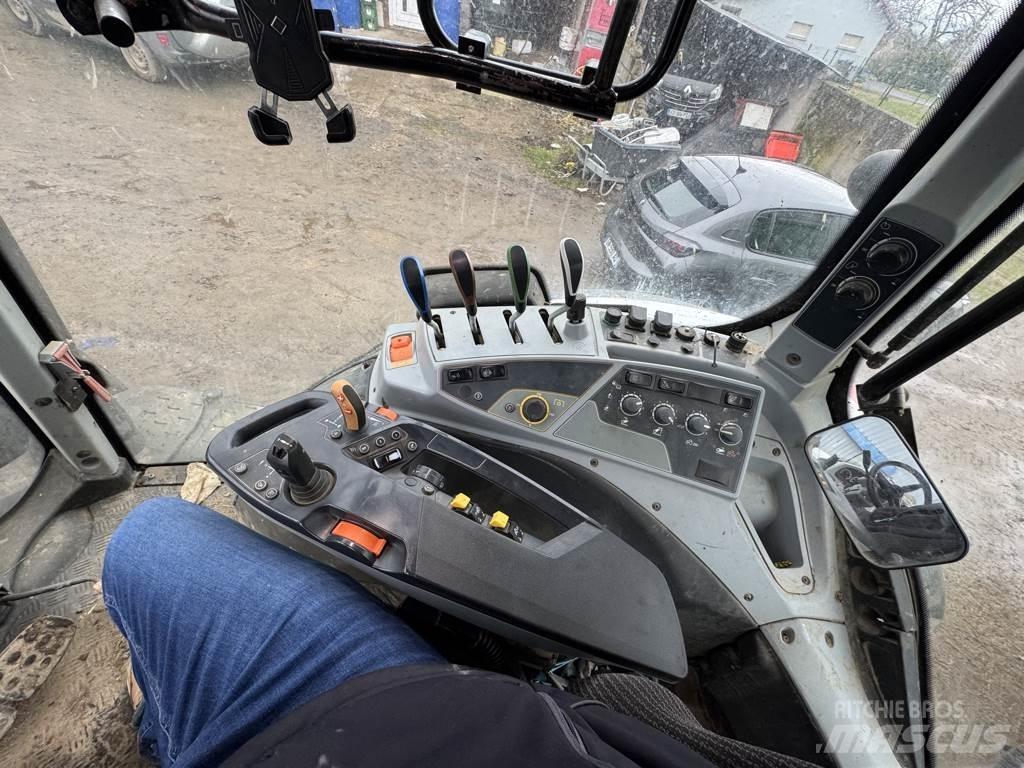 Valtra N174 الجرارات