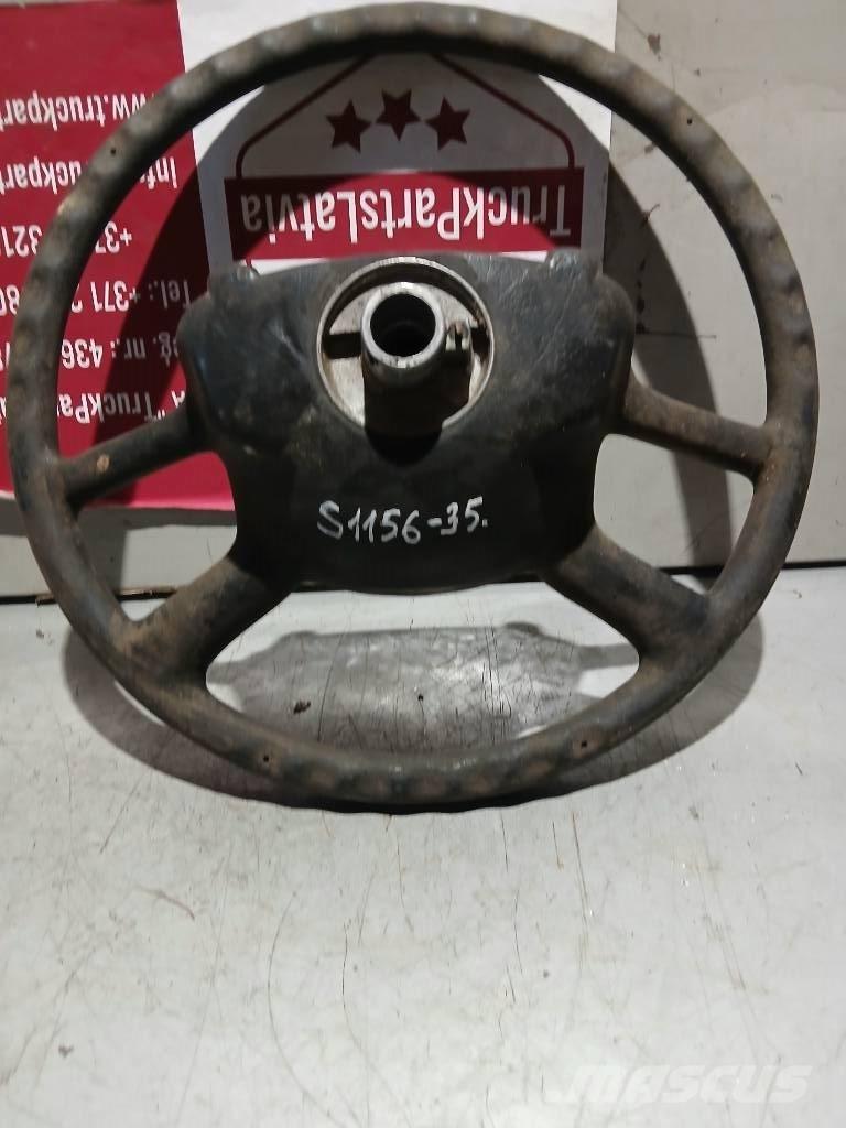Scania 144    1327026 كابينة والداخلية