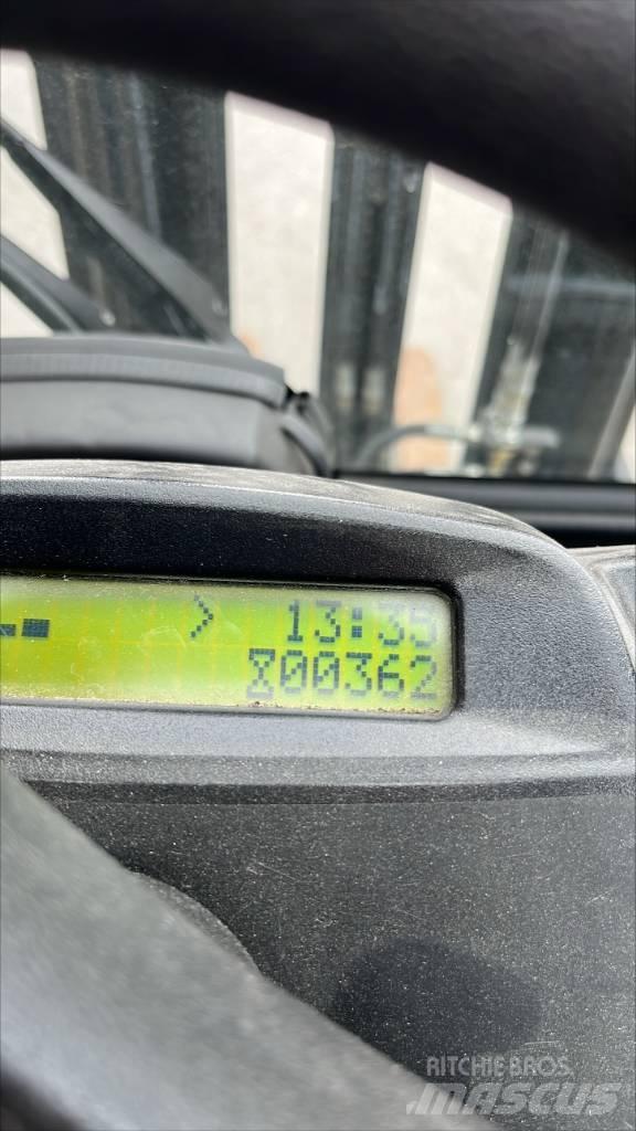 Yale GLP 25 VX شاحنات LPG