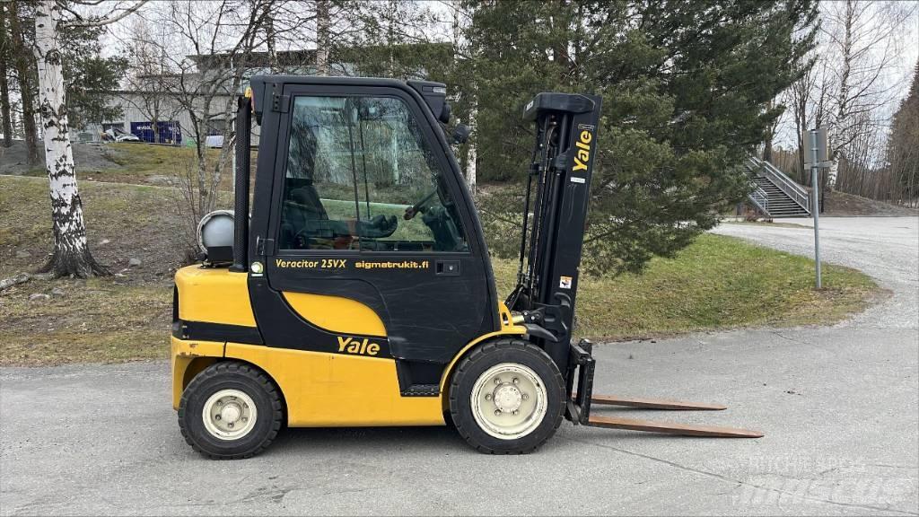 Yale GLP 25 VX شاحنات LPG