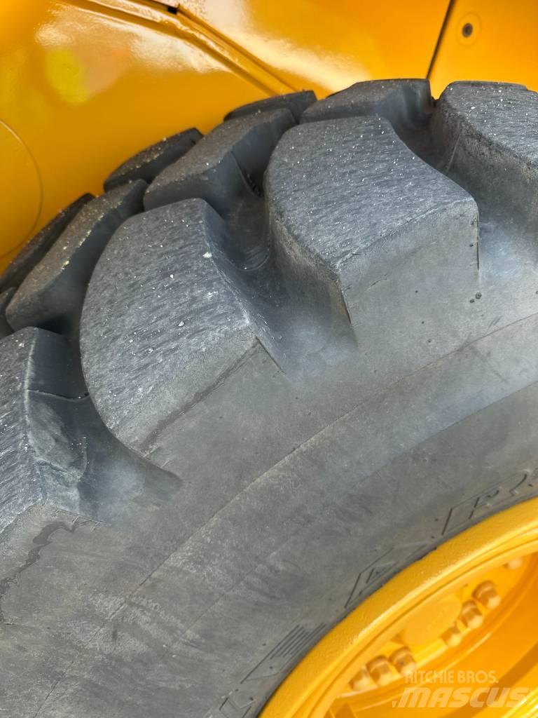 Volvo BM L 120 G لوادر بعجل
