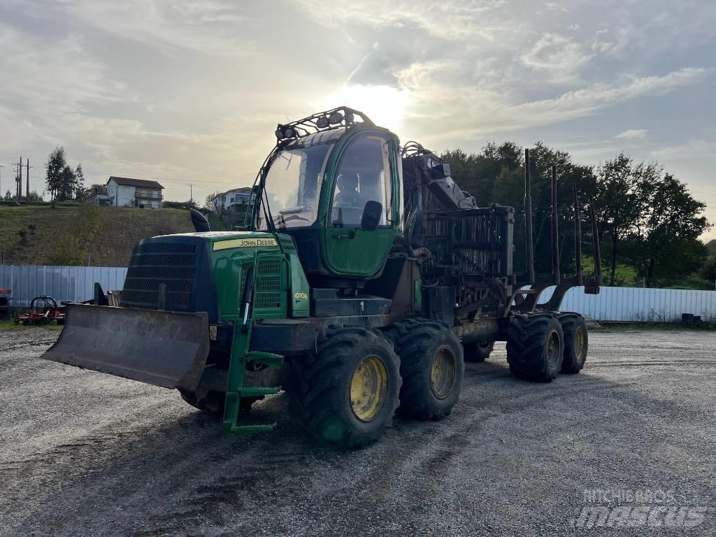 John Deere 1010 E شاحنات