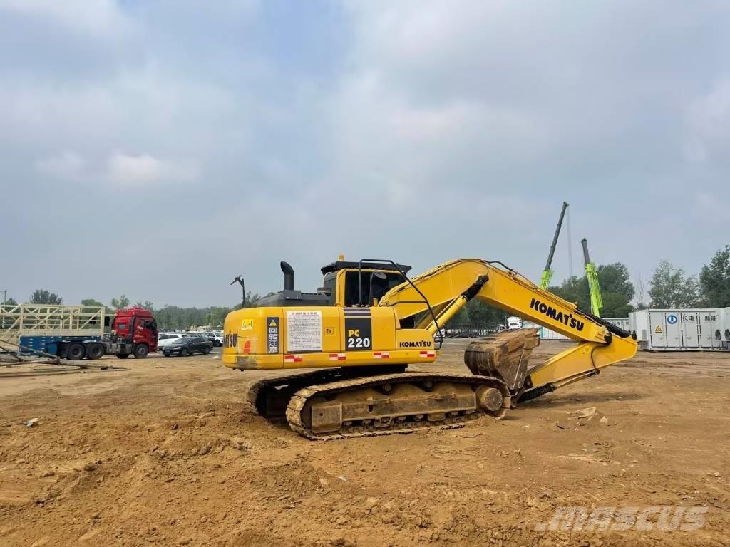 Komatsu pc220-8 حفارات زحافة
