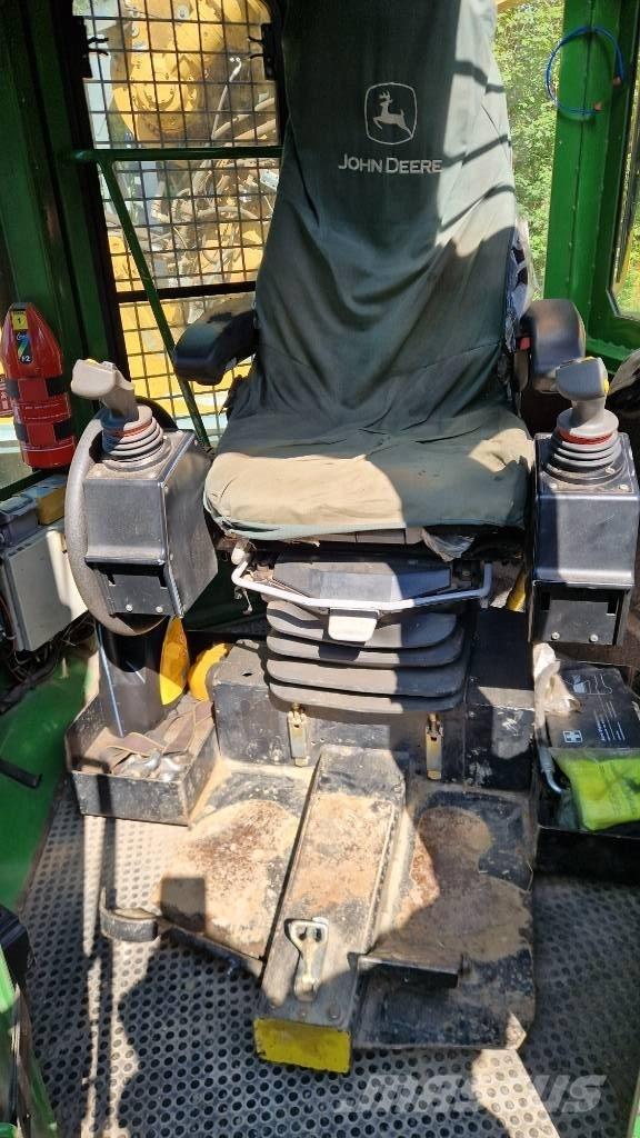 John Deere 640 G III ساحبات الأشجار