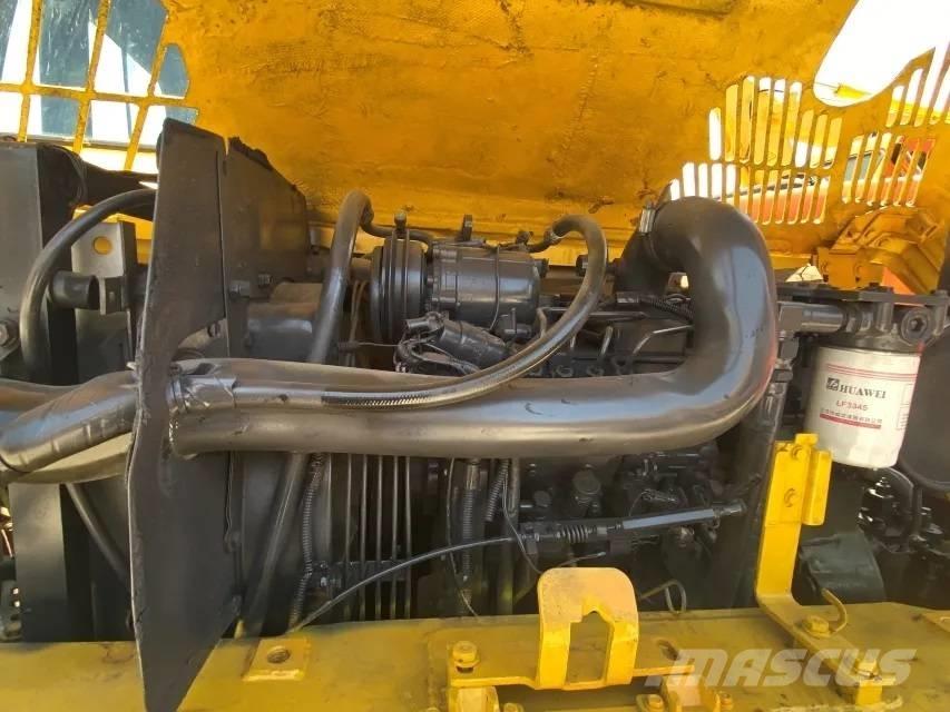 Komatsu PC60-7 حفارات زحافة