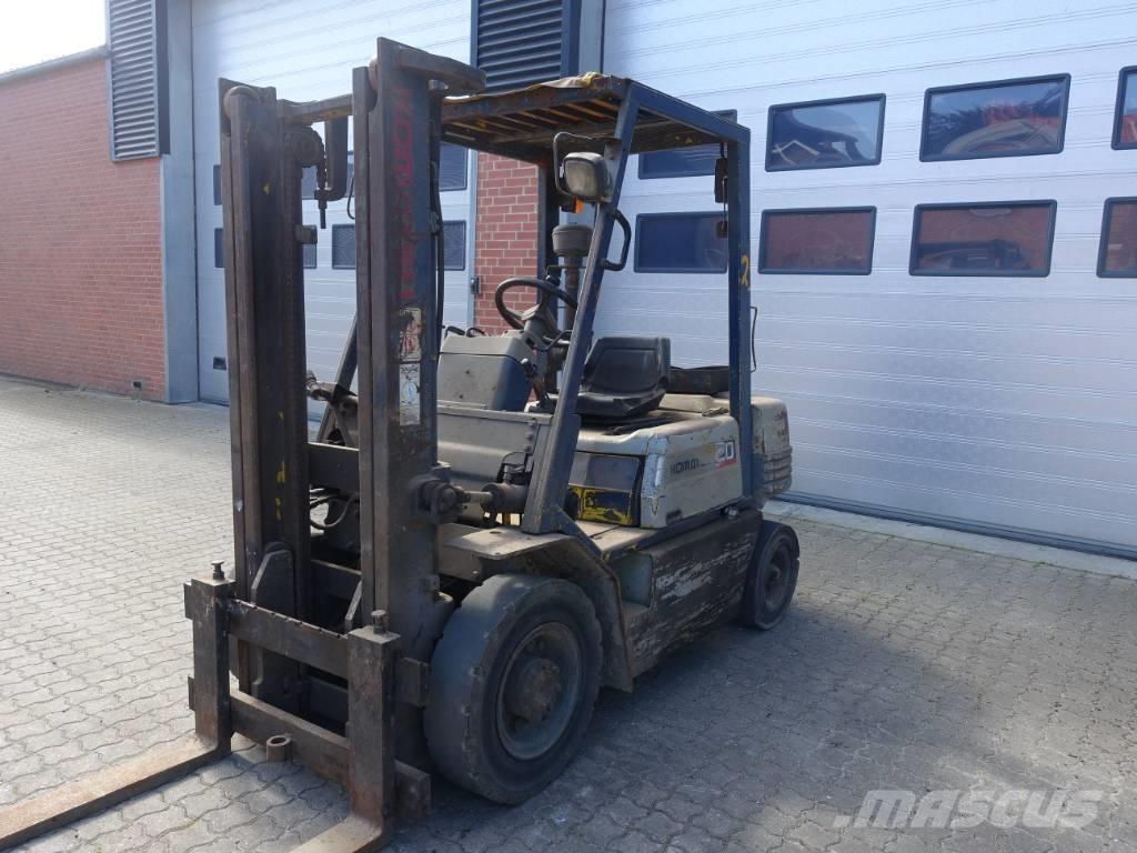 Komatsu FD 20-11 شاحنات الديزل