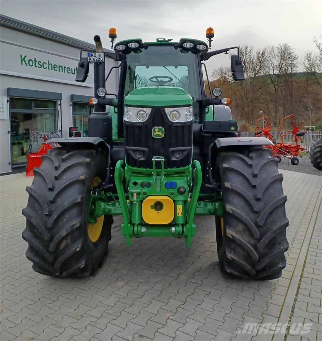 John Deere 6M 220 الجرارات