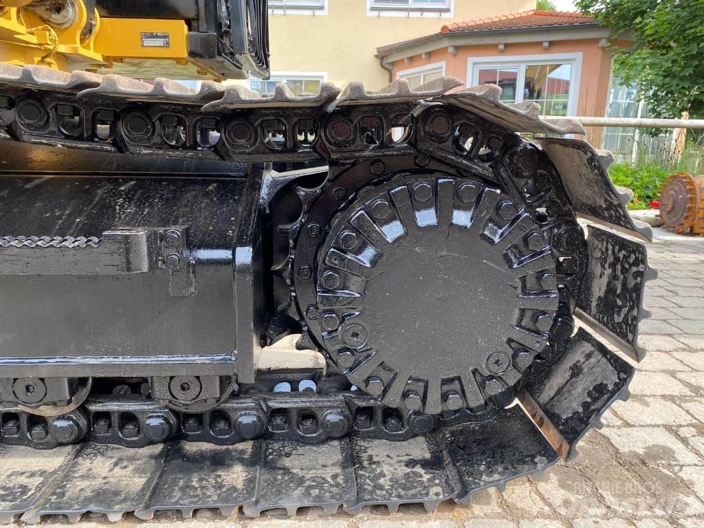 CAT 319 D L حفارات زحافة