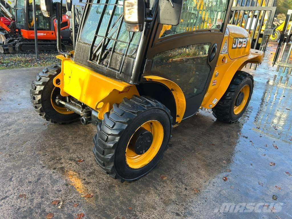 JCB 520-40 مناولات متداخلة